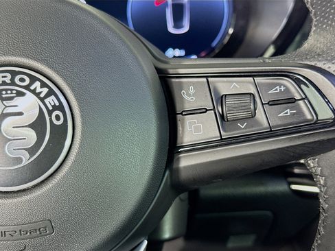 Used 2024 Alfa Romeo Tonale Ti image 14