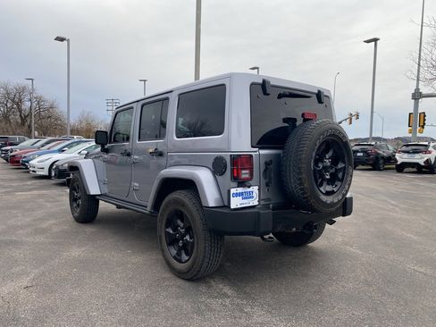 Used 2015 Jeep Wrangler Unlimited Sahara image 5