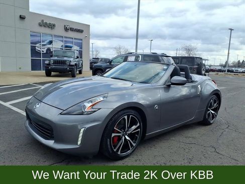 Used 2019 Nissan 370Z Touring Sport image 2