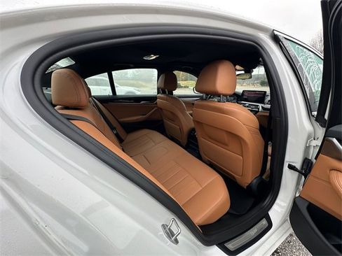 Used 2022 BMW 530i w/ Convenience Package image 17