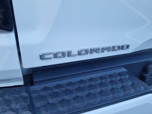 Used 2024 Chevrolet Colorado LT w/ LT Convenience Package RWD image 9