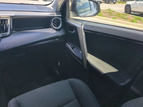 Used 2015 Toyota RAV4 XLE AWD/4WD image 17