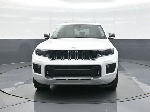 Used 2023 Jeep Grand Cherokee Overland w/ Adv Protech Group III AWD/4WD image 2