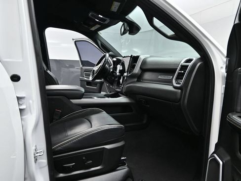 Used 2021 RAM 2500 Laramie w/ Night Edition AWD/4WD image 17