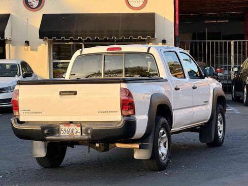 Used 2015 Toyota Tacoma PreRunner w/ Convenience Package RWD image 7