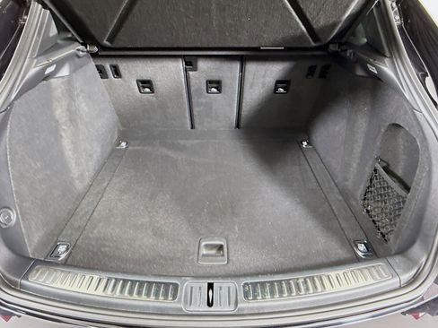 Certified 2022 Porsche Macan S image 25