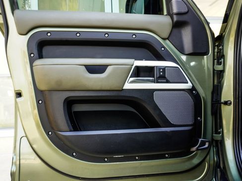 Used 2021 Land Rover Defender 110 X-Dynamic HSE image 33