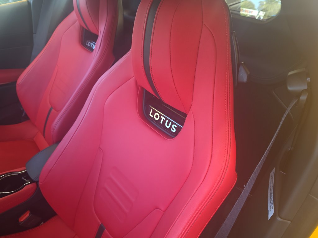 Used 2025 Lotus Emira RWD image 29