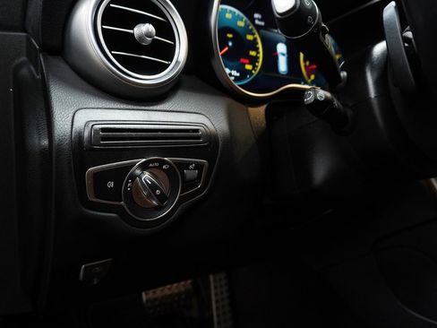 Used 2022 Mercedes-Benz GLC 300 4MATIC image 25