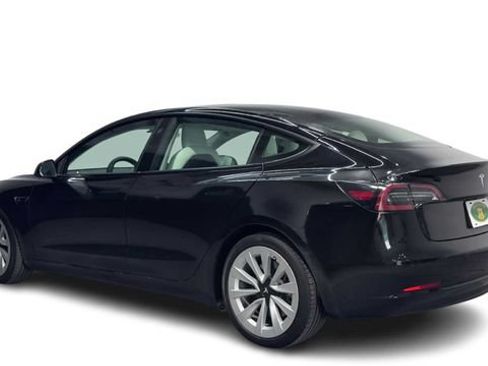 Used 2021 Tesla Model 3 Standard Range Plus RWD image 4