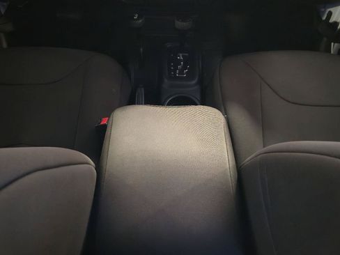 Used 2017 Jeep Wrangler Unlimited Sport w/ Quick Order Package 24S AWD/4WD image 18