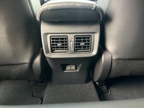 Used 2024 Toyota Venza image 26