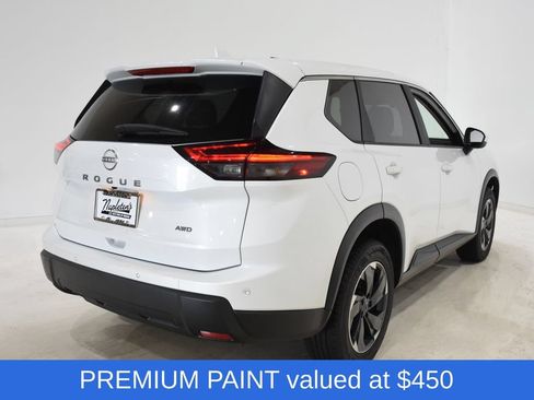 Used 2025 Nissan Rogue SV AWD/4WD image 4