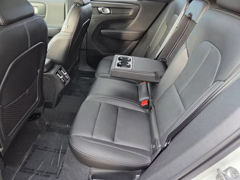 Certified 2024 Volvo XC40 B5 Core AWD/4WD image 15