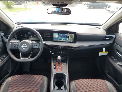 New 2025 Nissan Kicks SR w/ SR Premium Package image 24