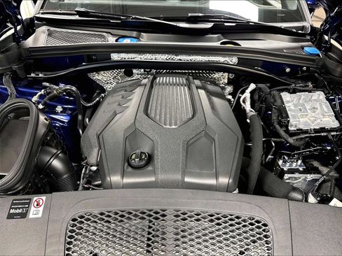 Used 2026 Porsche Macan AWD/4WD image 36