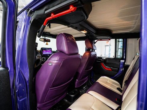 Used 2018 Jeep Wrangler Unlimited Sahara image 49