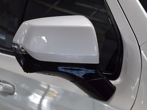 Used 2024 Cadillac Escalade ESV Sport Platinum w/ LPO, ONYX Package AWD/4WD image 16