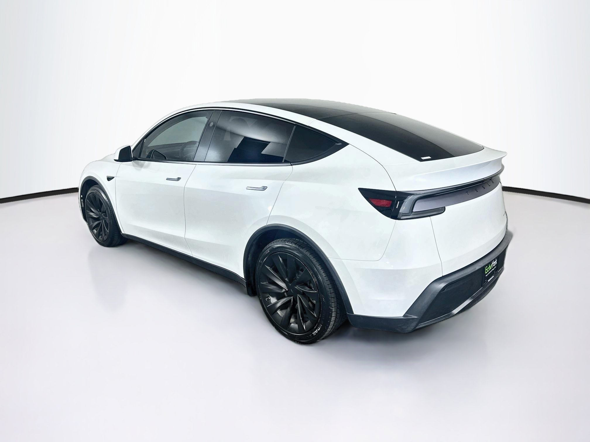Used 2026 Tesla Model Y AWD image 5