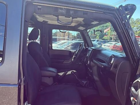 Used 2016 Jeep Wrangler Sport image 12