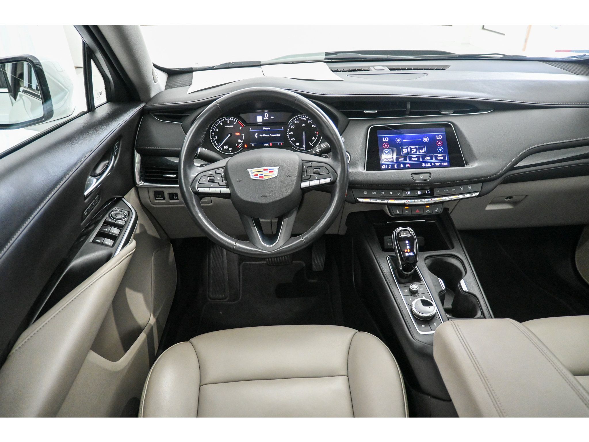 Used 2023 Cadillac XT4 Premium Luxury w/ Cold Weather Package FWD image 29
