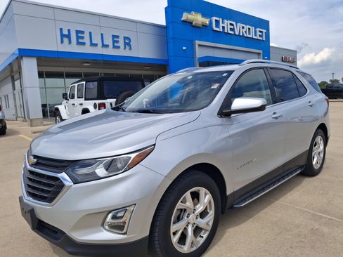 Used 2018 Chevrolet Equinox LT FWD image 3