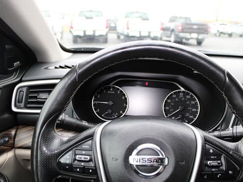 Used 2017 Nissan Maxima Platinum w/ Medallion Package image 21