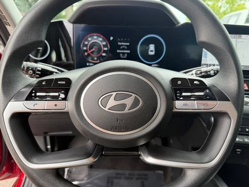 Used 2024 Hyundai Elantra SEL FWD image 22
