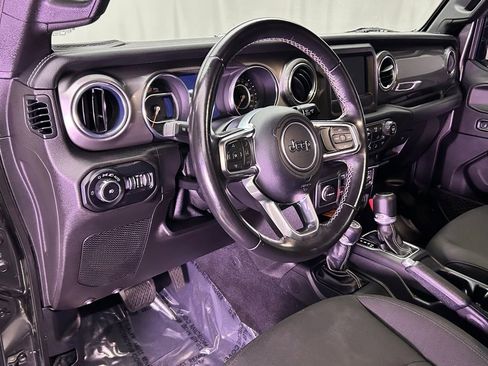 Used 2019 Jeep Wrangler Unlimited Sahara w/ Safety Group image 14