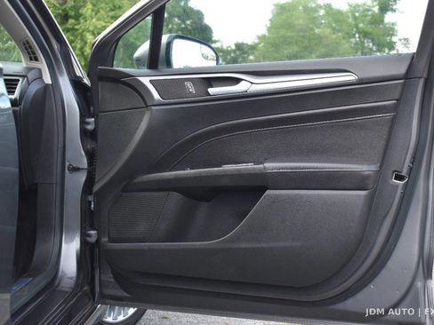 Used 2014 Ford Fusion Titanium FWD image 9