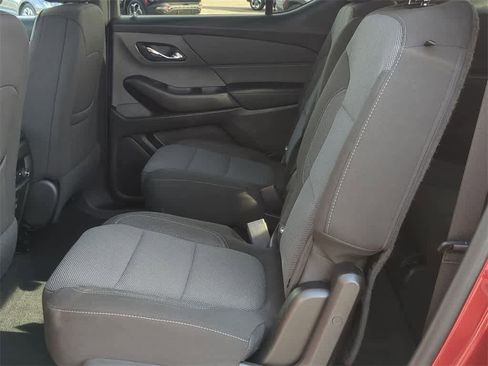Used 2024 Chevrolet Traverse LT image 18