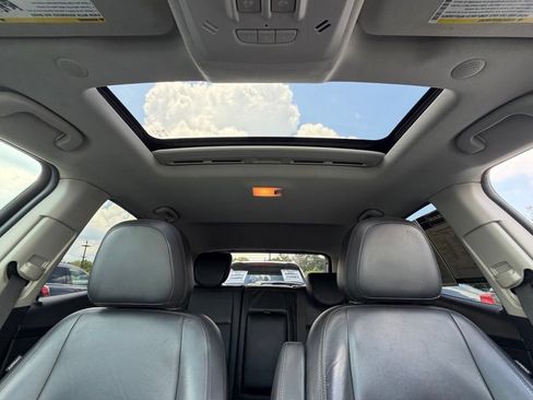 Used 2018 Buick Encore Essence FWD image 11
