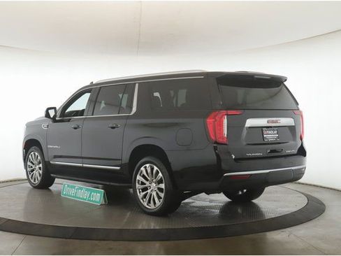 Used 2024 GMC Yukon XL Denali image 8