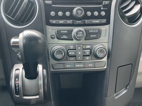 Used 2015 Honda Pilot LX image 32