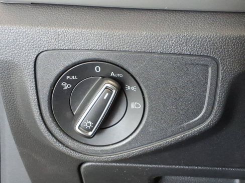 Used 2023 Volkswagen Atlas SE w/ Panoramic Sunroof Package AWD/4WD image 11