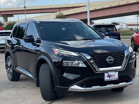 Used 2023 Nissan Rogue Platinum w/ Platinum Premium Package FWD image 3