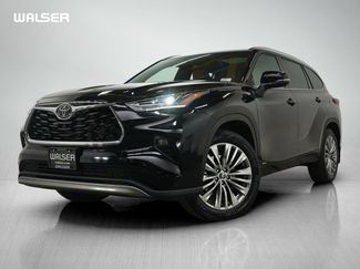 Used 2025 Toyota Highlander Platinum video 1