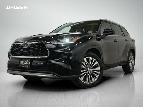 Used 2025 Toyota Highlander Platinum image 1