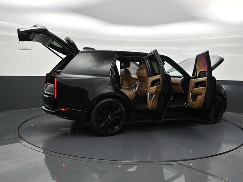 Used 2025 Land Rover Range Rover SE AWD/4WD image 31