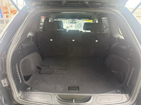 Used 2020 Jeep Grand Cherokee Laredo image 17