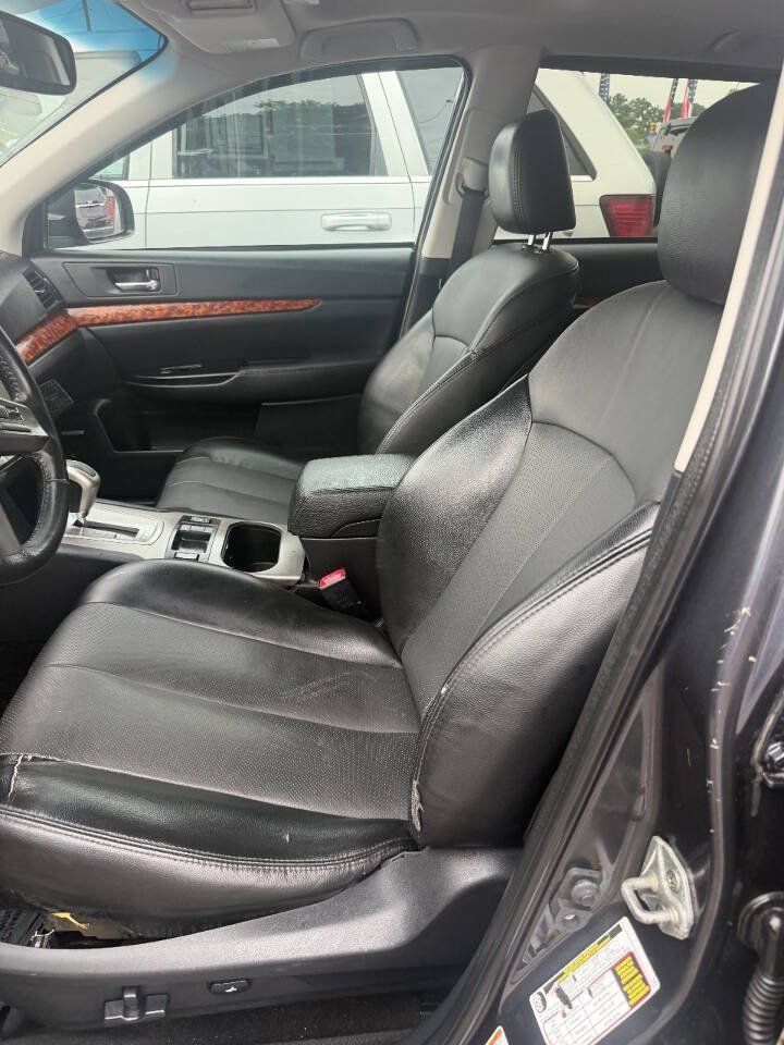 Used 2011 Subaru Outback 2.5i Limited w/ PWR Moonroof Pkg AWD/4WD image 5