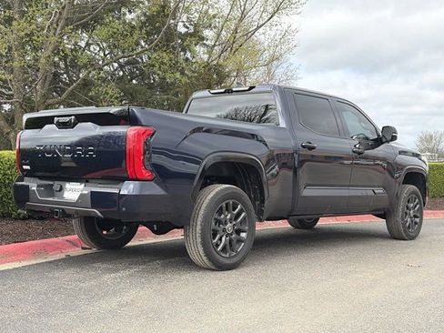 Used 2024 Toyota Tundra Platinum image 3