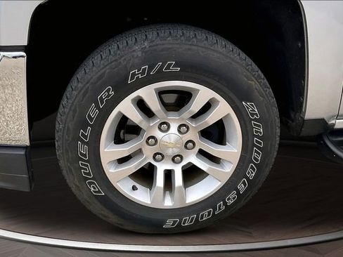 Used 2017 Chevrolet Silverado 1500 LT w/ All Star Edition RWD image 9