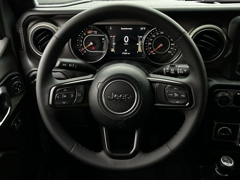 Used 2023 Jeep Wrangler Unlimited Sport AWD/4WD image 12
