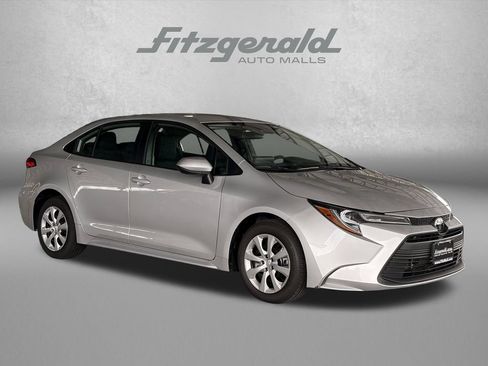 Certified 2025 Toyota Corolla LE FWD image 1