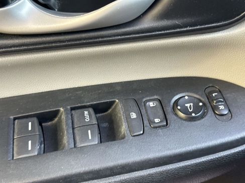 Used 2020 Honda CR-V LX image 20