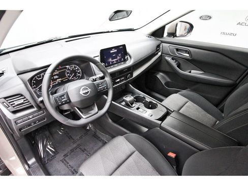 Used 2025 Nissan Rogue SV FWD image 12
