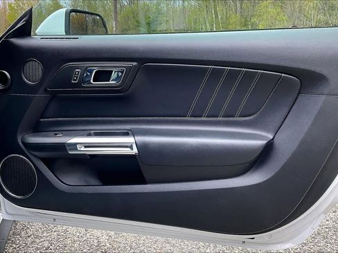 Used 2016 Ford Mustang Premium RWD image 23