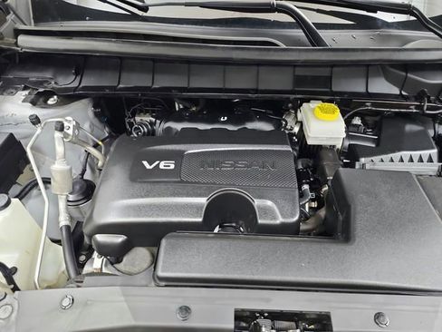 Used 2023 Nissan Pathfinder Platinum w/ Black Appearance Package image 17