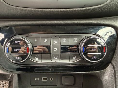 Used 2023 Buick Encore GX Essence w/ Experience Buick Package AWD/4WD image 19